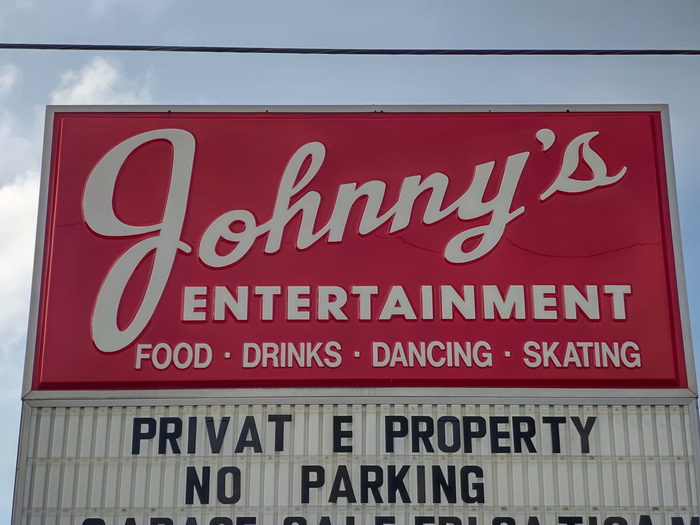 Johhny's Skate Center (Johnny's Bandstand, Johnny's Entertainment)